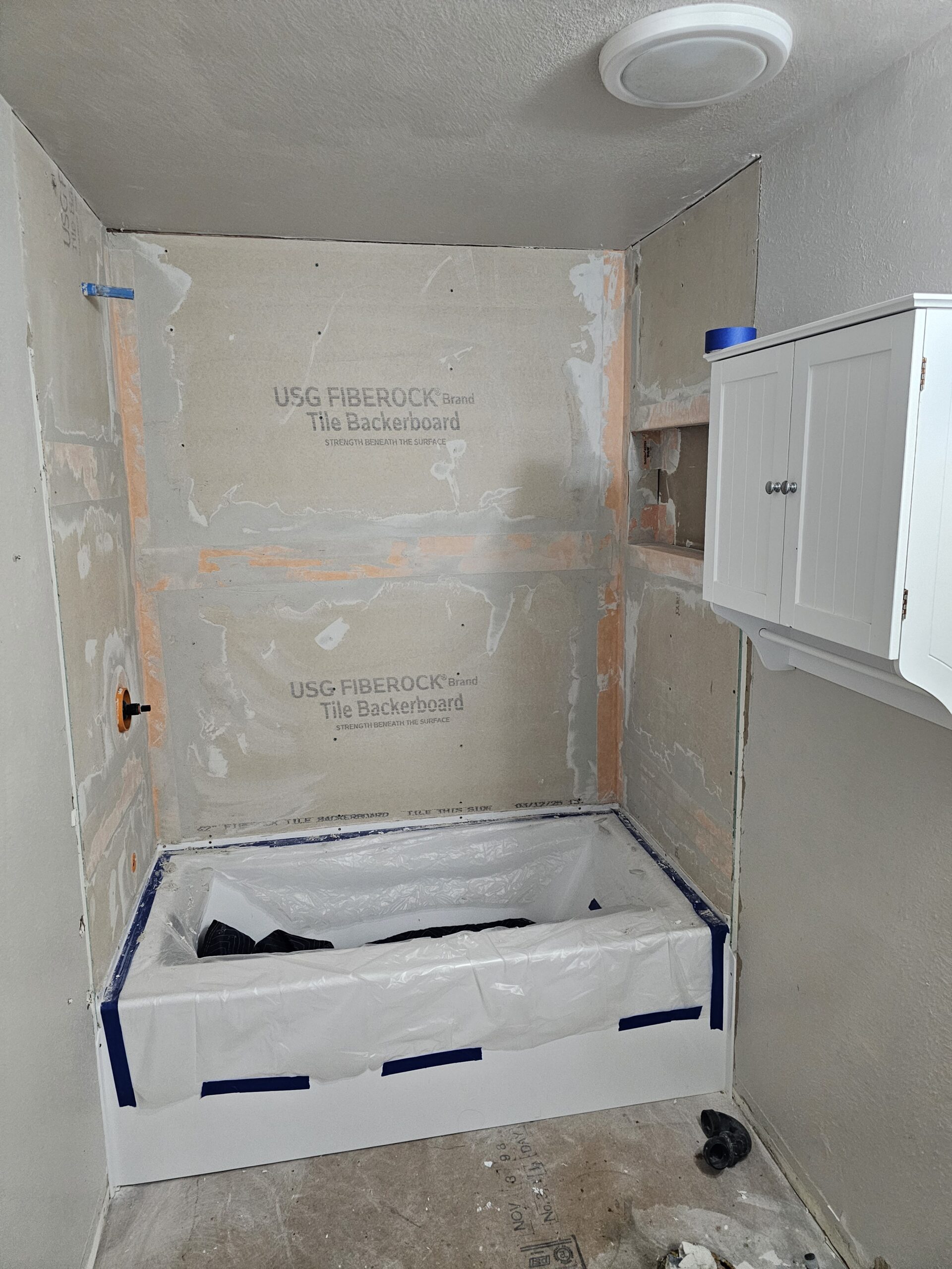 tub-surround-with-fiberrock